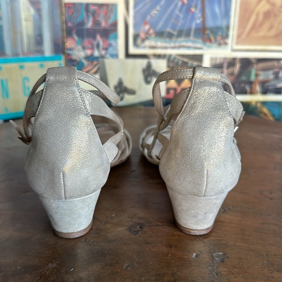 Jimmy Choo Golden Glitter Womens Wedge sz 38 1/2 - Picture 5 of 9